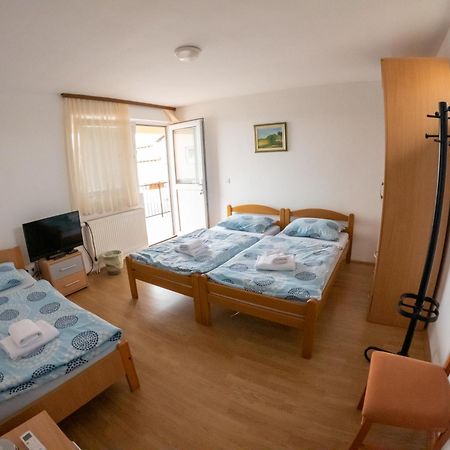 Prenociste Dzinic Hotel ซูปันยา ภายนอก รูปภาพ